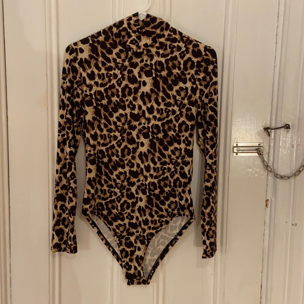 Leopard print body suit